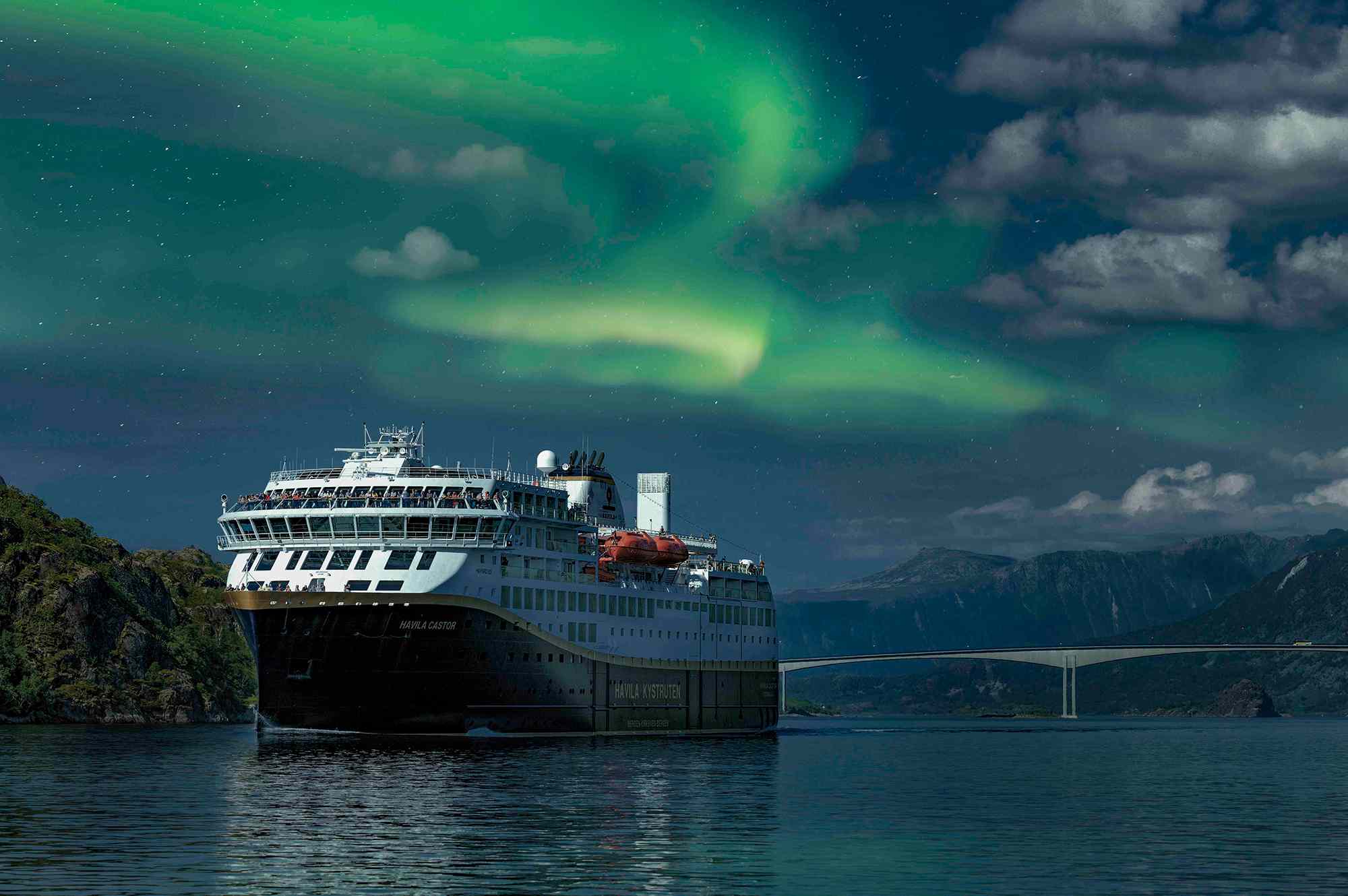 This 11-day Cruise Is One Of The Best Ways To See The Northern Lights ...