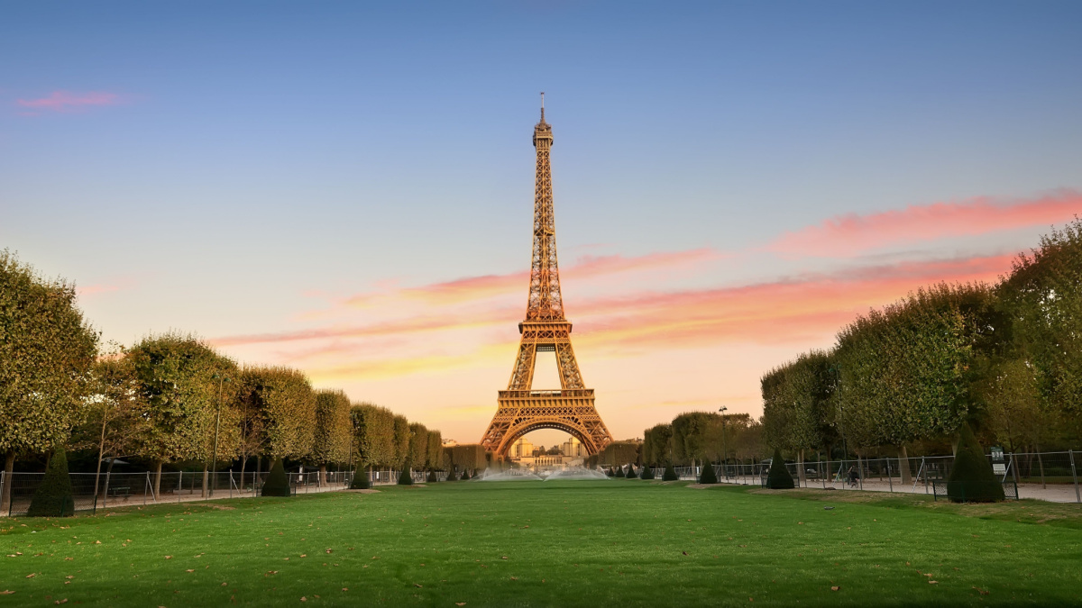 <p>The Eiffel Tower grows 15 cm taller in the summer due to thermal expansion, a natural phenomenon caused by rising temperatures that slightly increases its size and tilts it away from the sun.</p>