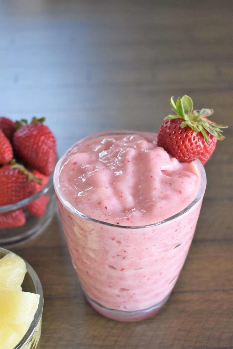 Delicious Strawberry Pineapple Smoothie