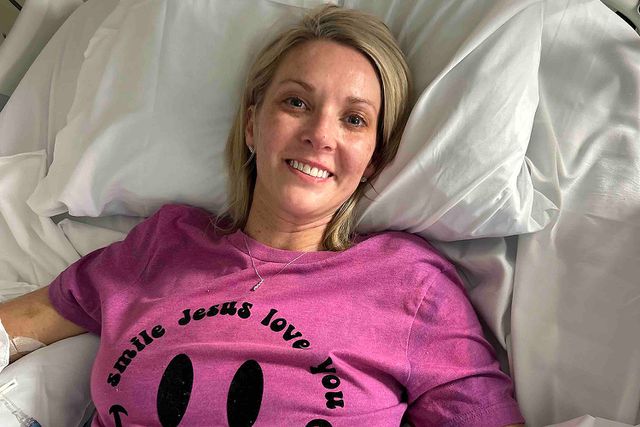 Kentucky Mom Whose Limbs Were Amputated After Kidney Infection Smiles ...