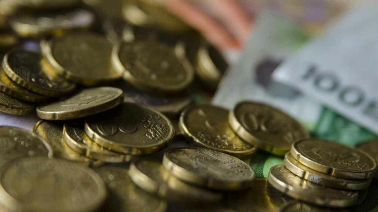 El Tesoro Público español coloca 5.937,4 millones de euros en bonos y ...