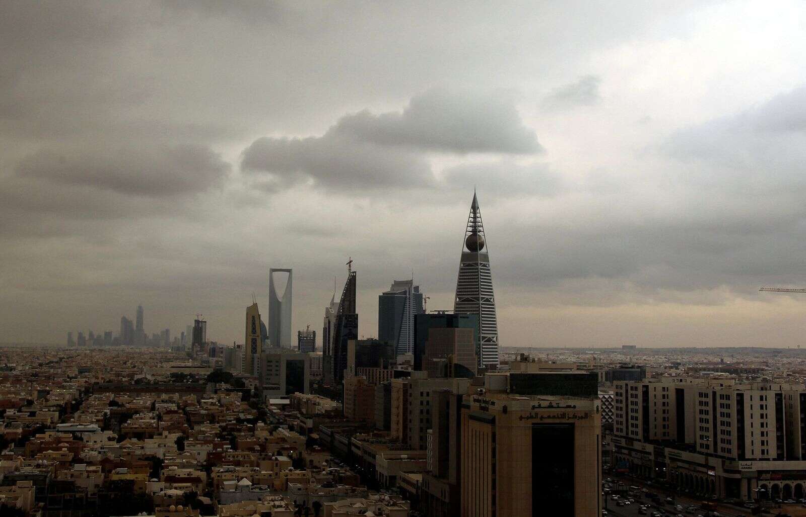 saudi arabia posts budget deficit of $3.30 billion in first quarter