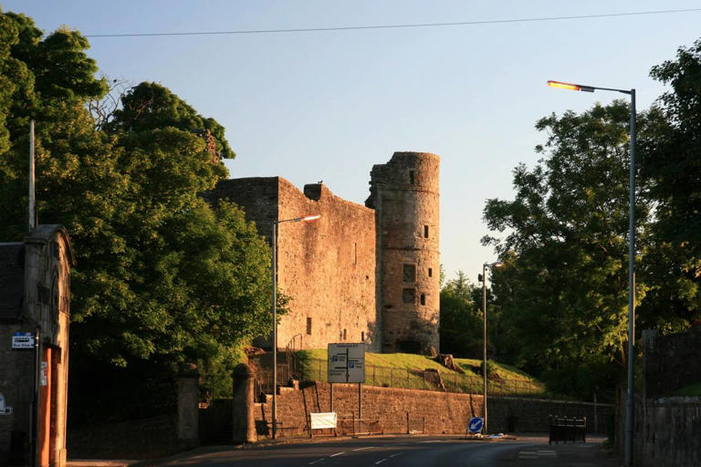 Castles Near Glasgow: 12 Castles within a one hour drive of Glasgow