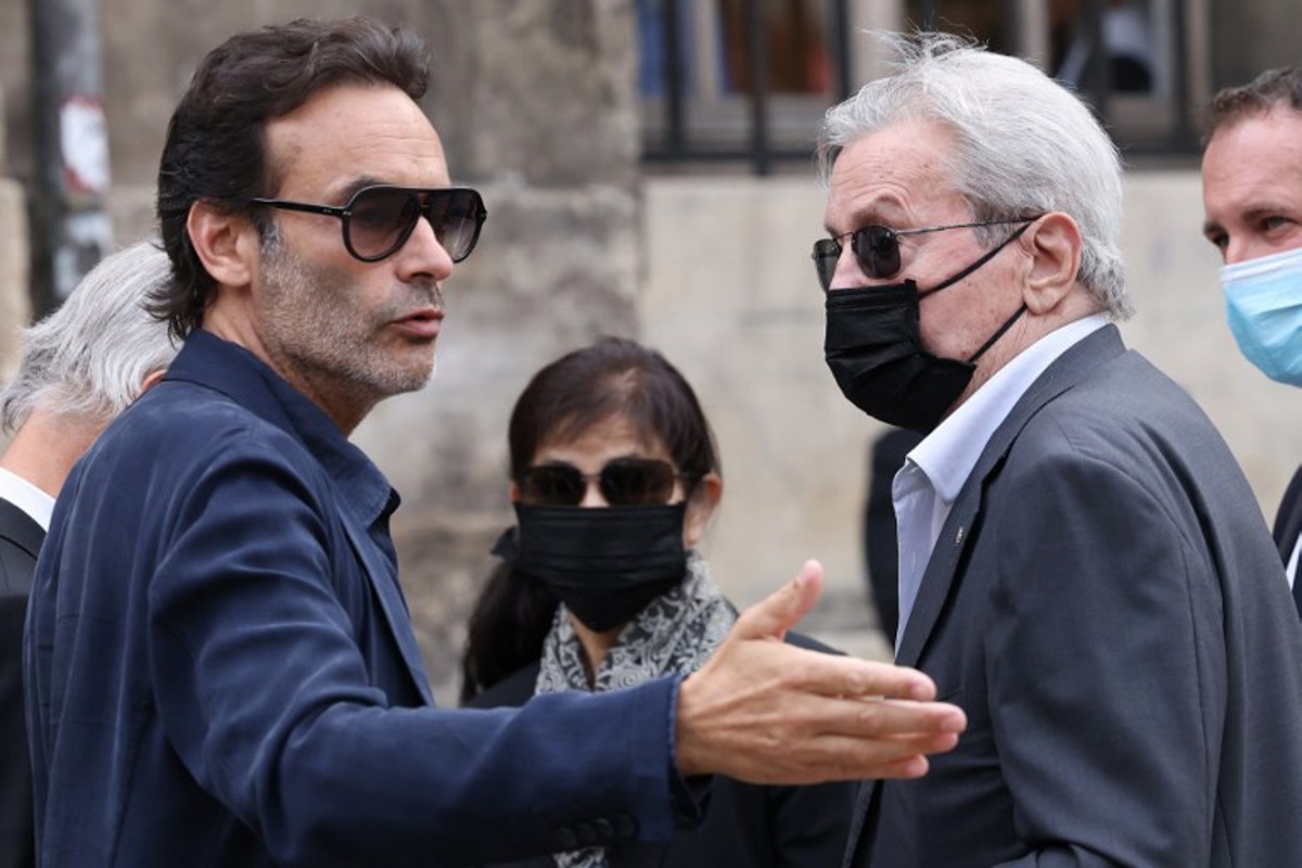 Affaire Delon Les Plaintes Des Enfants Delon Et Dhiromi Rollin Classées Sans Suite 6320