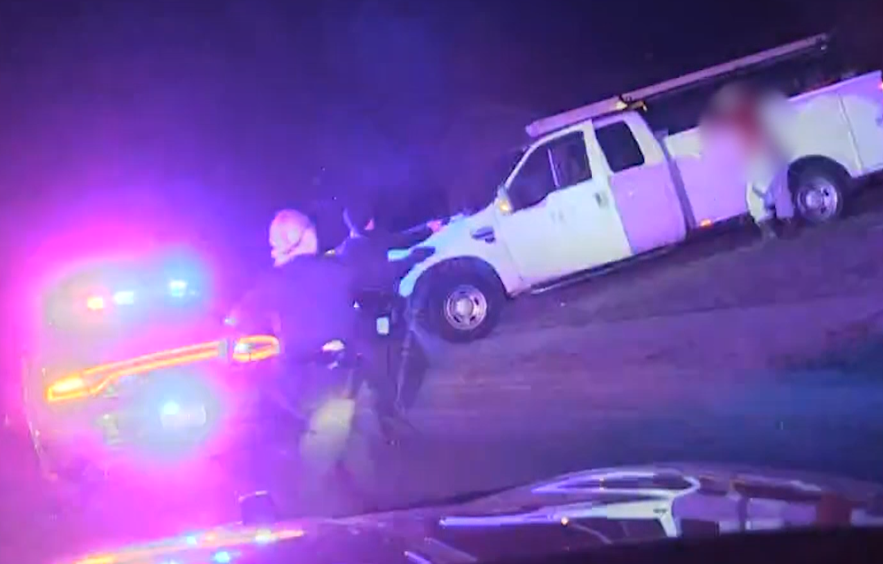 Watch Woman Tased While Flashing Edmond Police After Chase 7578