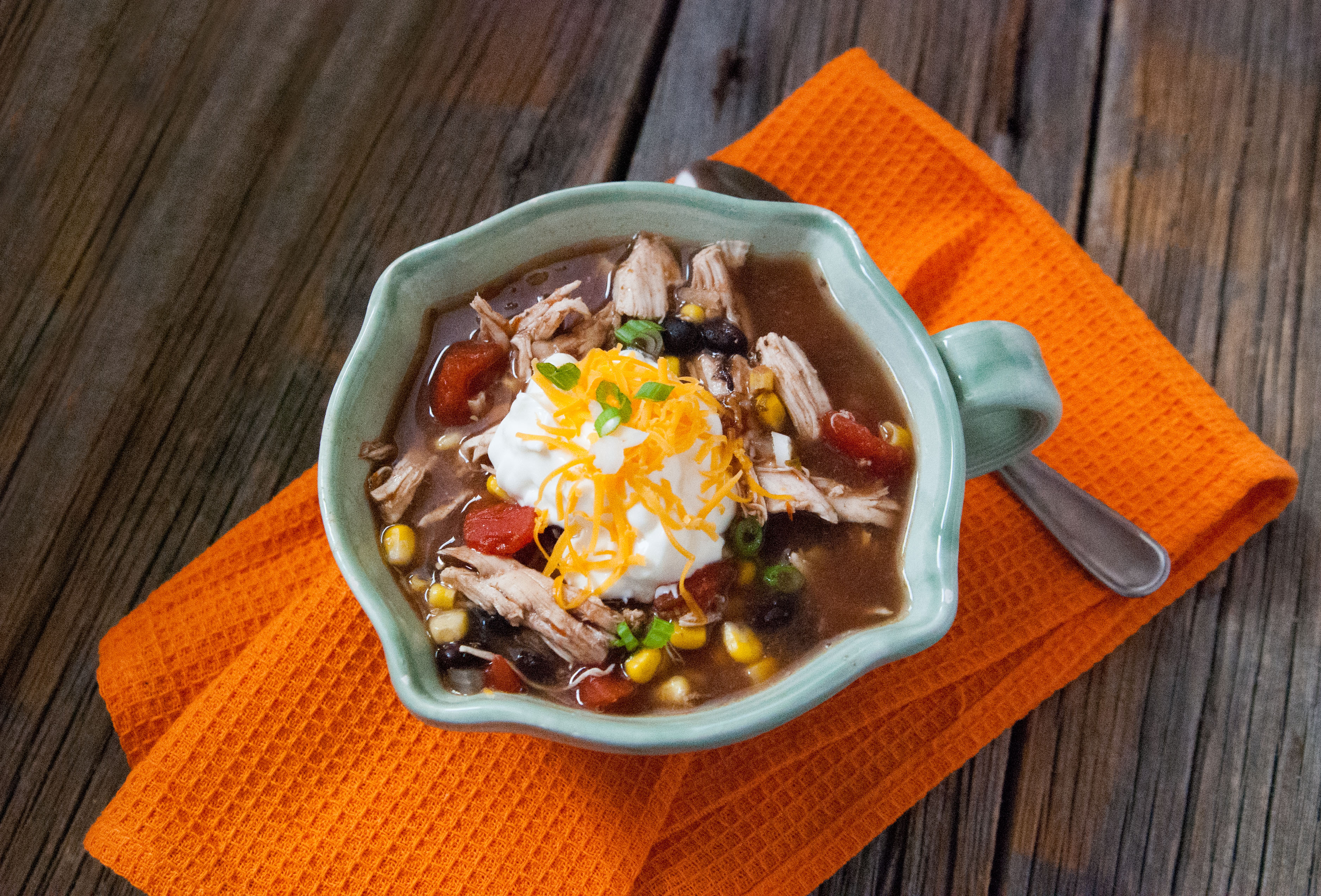 Easy Crockpot Chicken Enchilada Soup