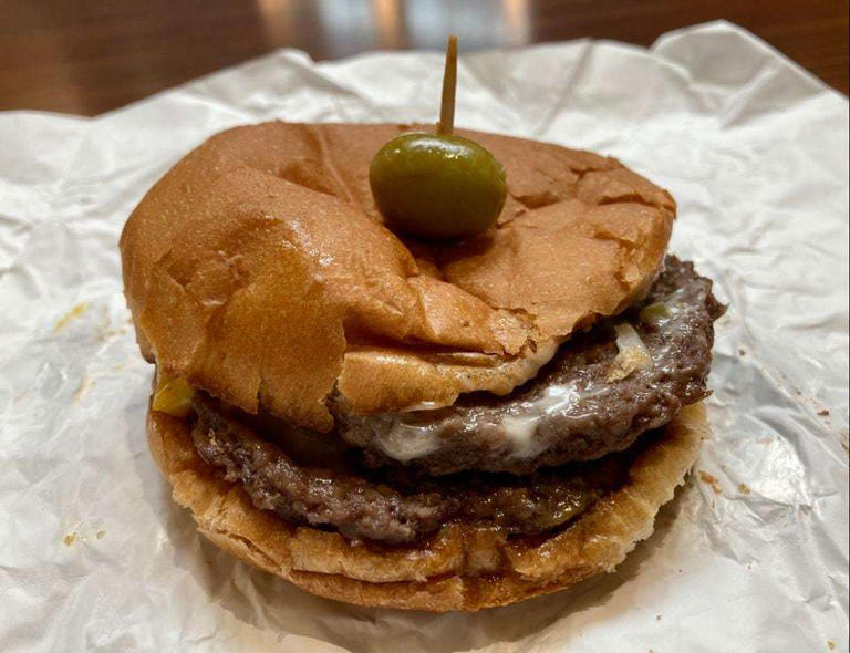 Swensons’ Galley Boy rocks, rolls burger fans with decisive, divisive ...