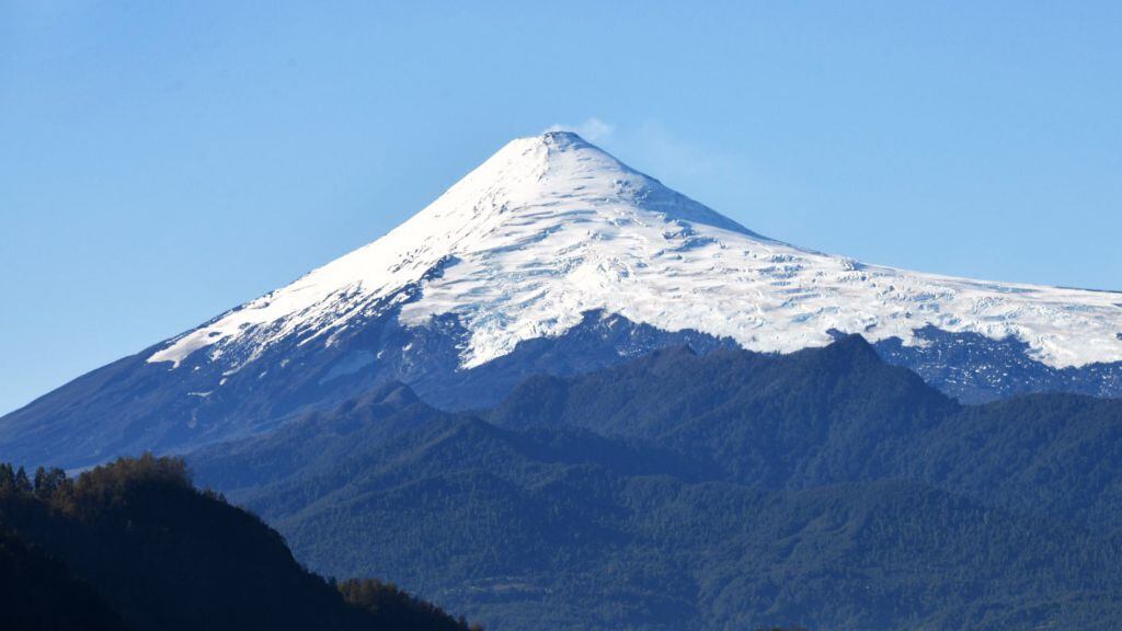 reportan actividad sísmica en el volcán villarrica y se mantiene alerta amarilla para regiones de la araucanía y los ríos
