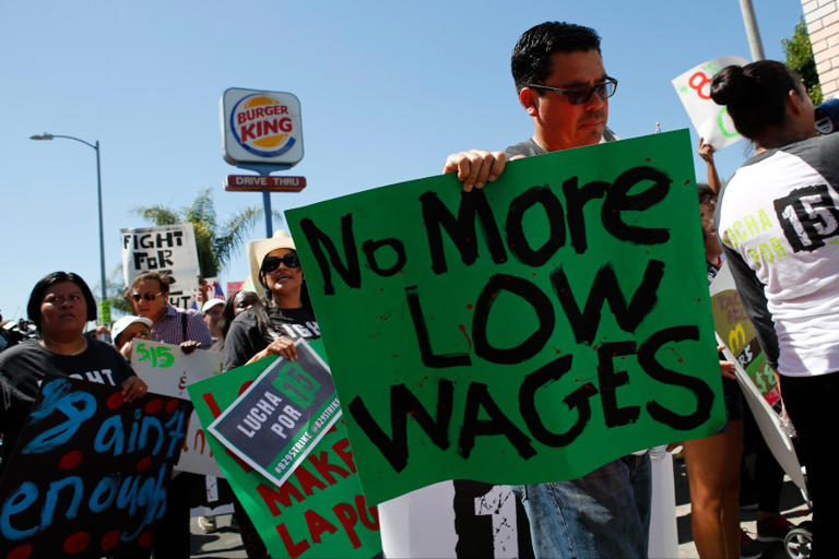 Kansas among states stuck at 7.25 minimum wage in 2024