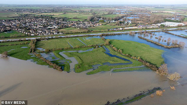 Heavy rain and flooding from Storm Henk reveals outline of English ...