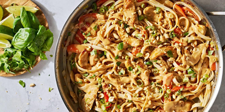 This Creamy Peanut-Lime Chicken With Noodles Will Shake Up Your ...