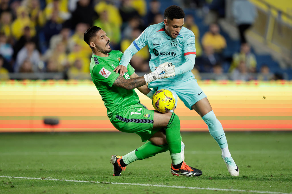 Na Estreia De Vitor Roque, Barcelona Marca No Fim E Bate O Las Palmas