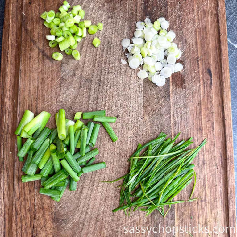 How To Cut Green Onions (scallions): 4 Easy Ways!