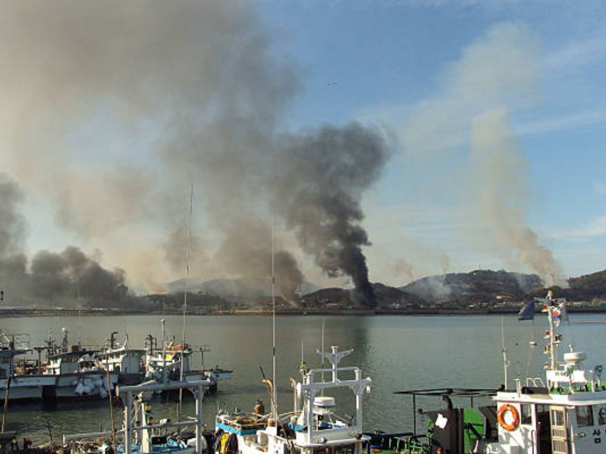 South Korea Orders Evacuation After North Fires Artillery Barrage Near ...