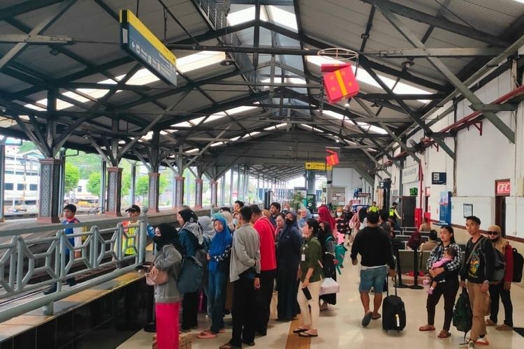 Imbas Kecelakaan Di Bandung, Pola Keberangkatan Kereta Dari Surabaya ...