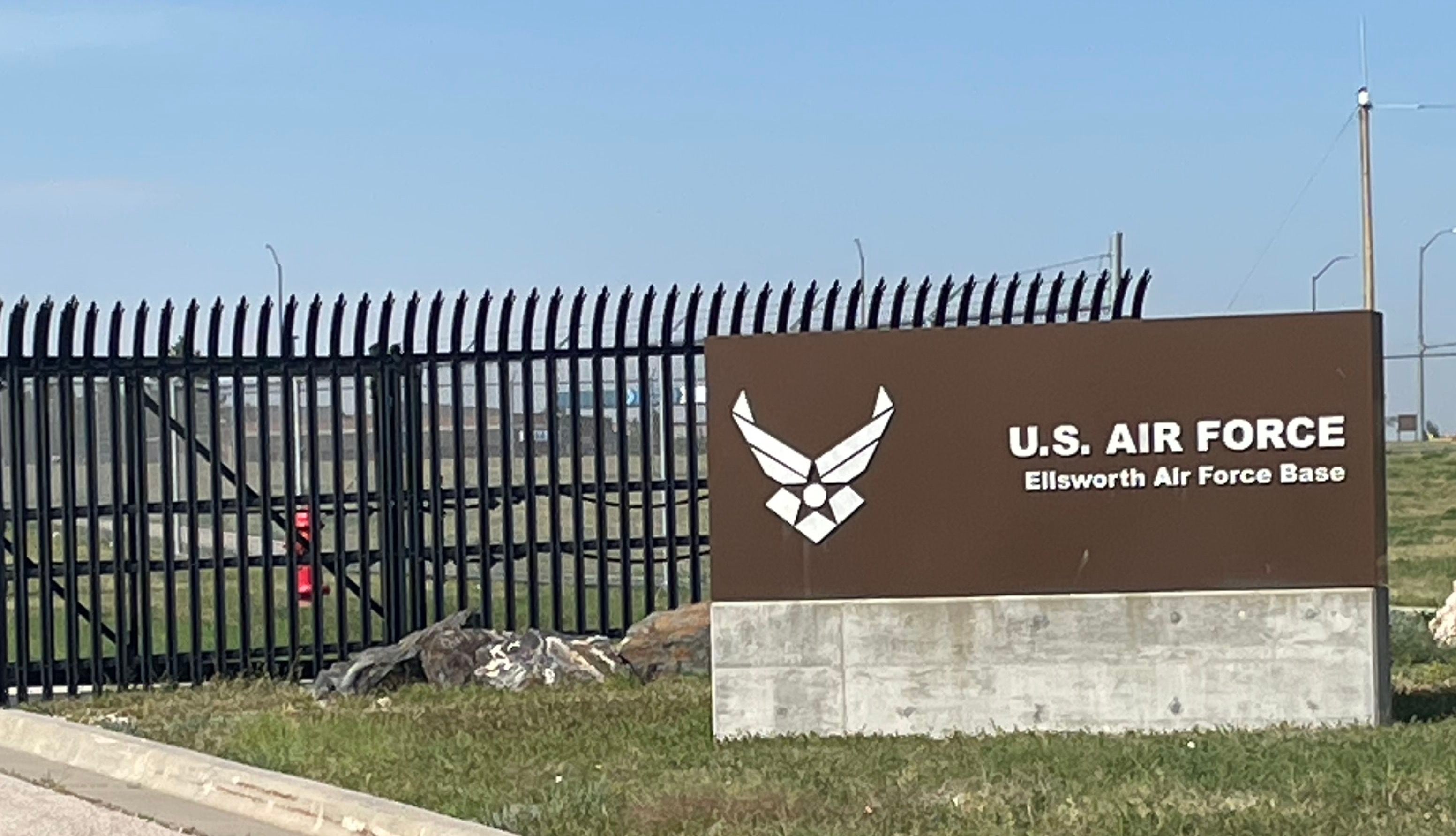 B-1B Lancer Crashes During Training Mission At Ellsworth Air Force Base