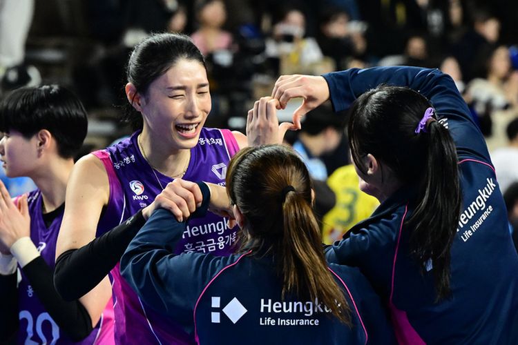 hasil all star liga voli korea - megawati dan legenda korsel tampil bersama pemain putra, tetap kalah walau menangi laga putri