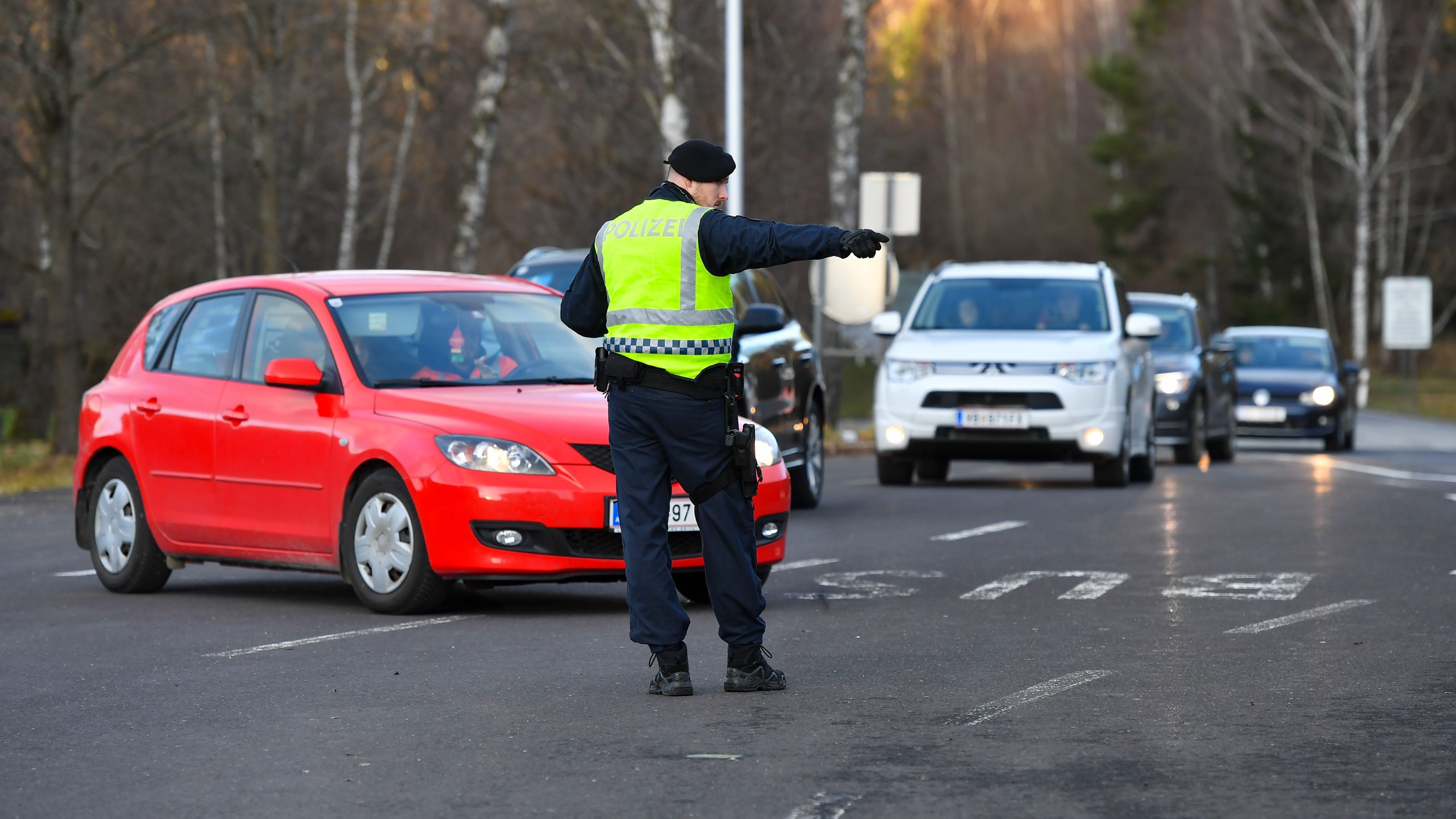 Polizei Kontrolliert Autofahrer Und Landet Volltreffer