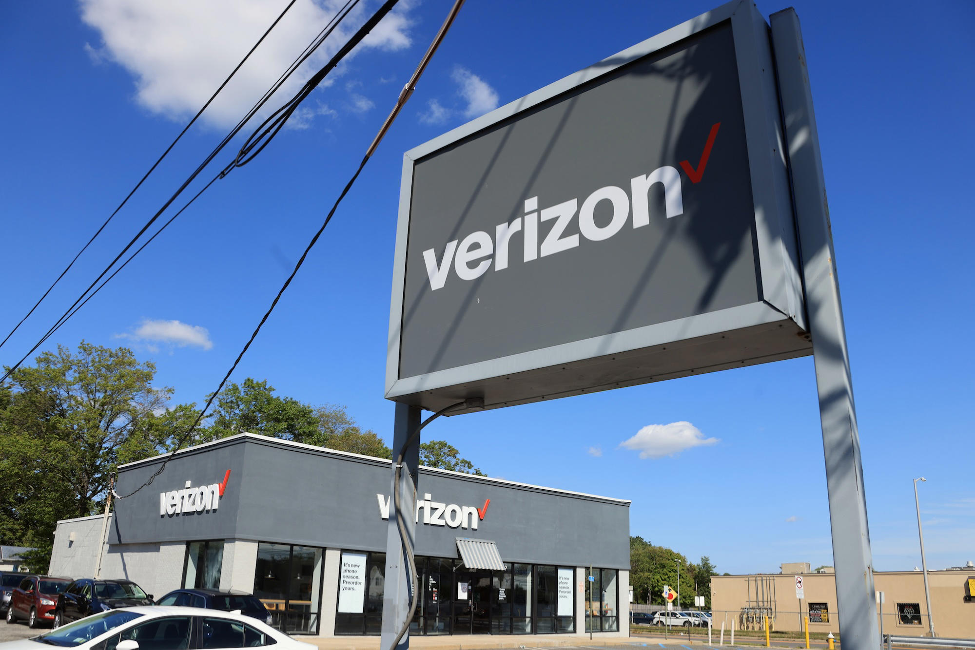 How to Claim Part of Verizon’s Proposed 100 Million Settlement