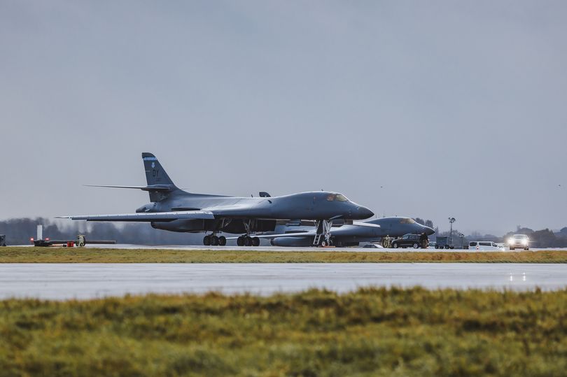 US B-1 Bomber Crashes During Training Missing In 'poor Conditions'