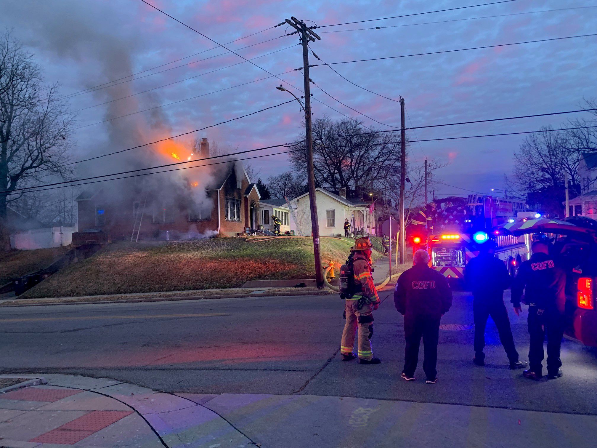 Crews Extinguish House Fire In Cape Girardeau