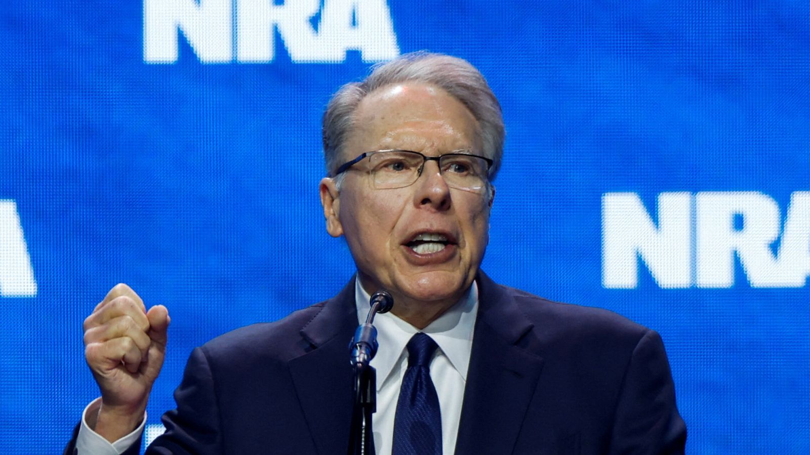 Dimite, El Líder De La Asociación Nacional Del Rifle, Wayne LaPierre ...