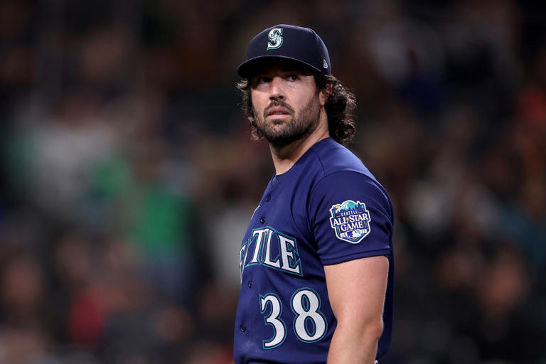 Mariners trade lefty ace Robbie Ray to Giants for Mitch Haniger ...