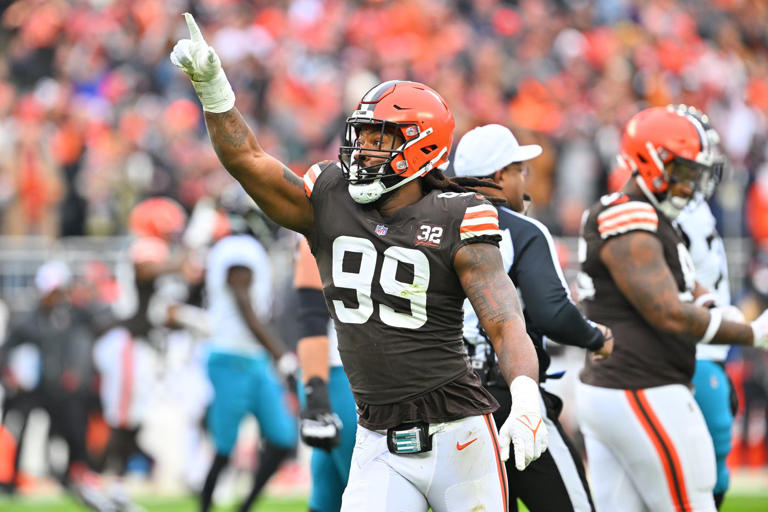 Browns Fans Want To Face The Jaguars In The Playoffs, Pick Myles 