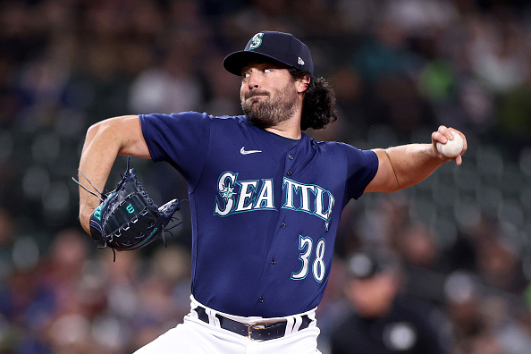 Giants acquire former Cy Young winner Robbie Ray in trade with Mariners