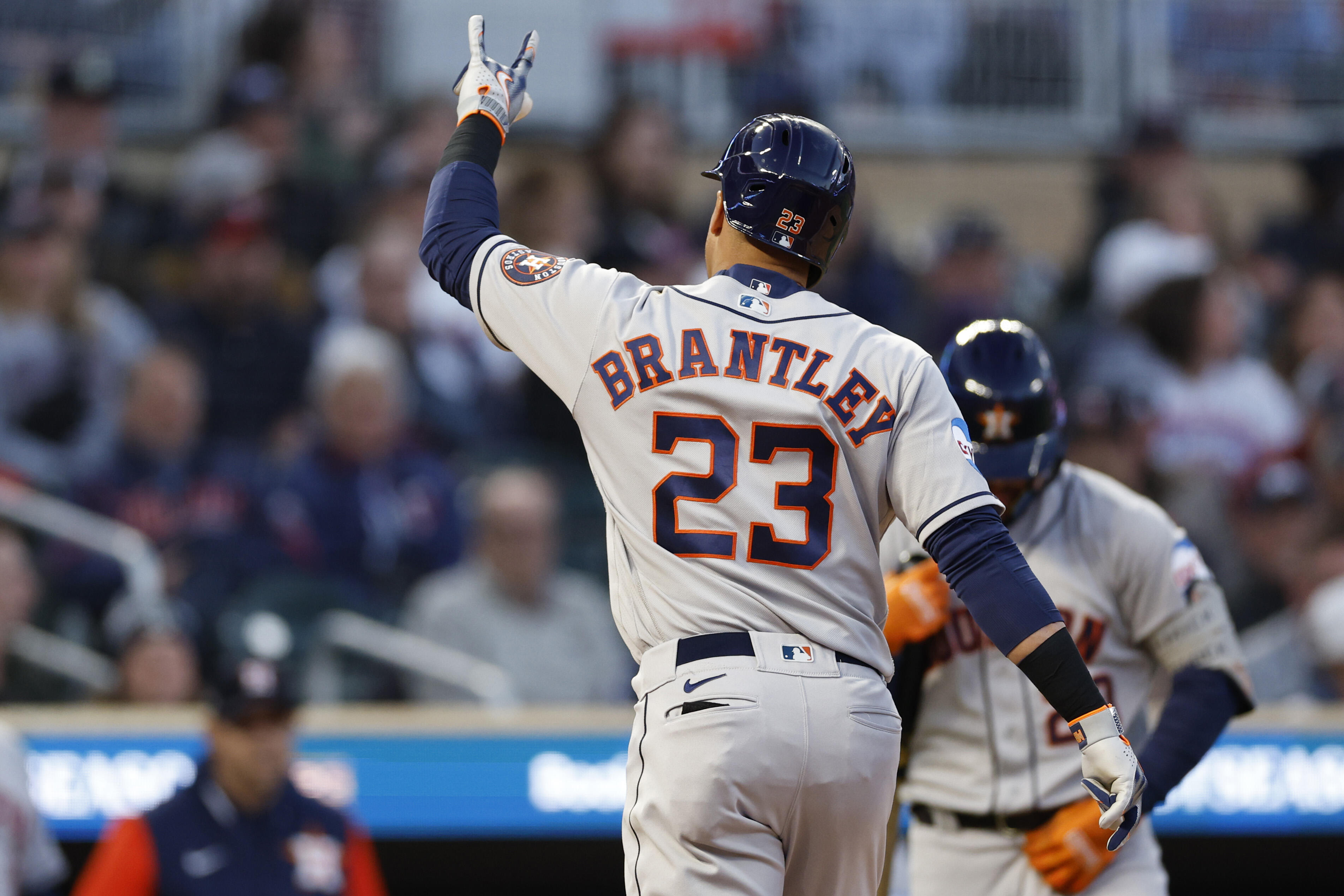 Astros' Michael Brantley Retiring After 15-Year MLB Career