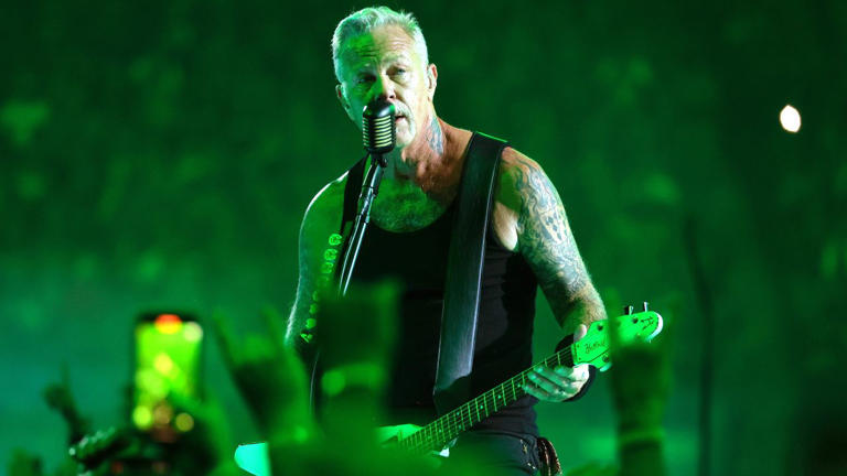  Metallica’s James Hetfield reveals anxiety struggles before 2024 tour: “We’re old, we can’t do this” 