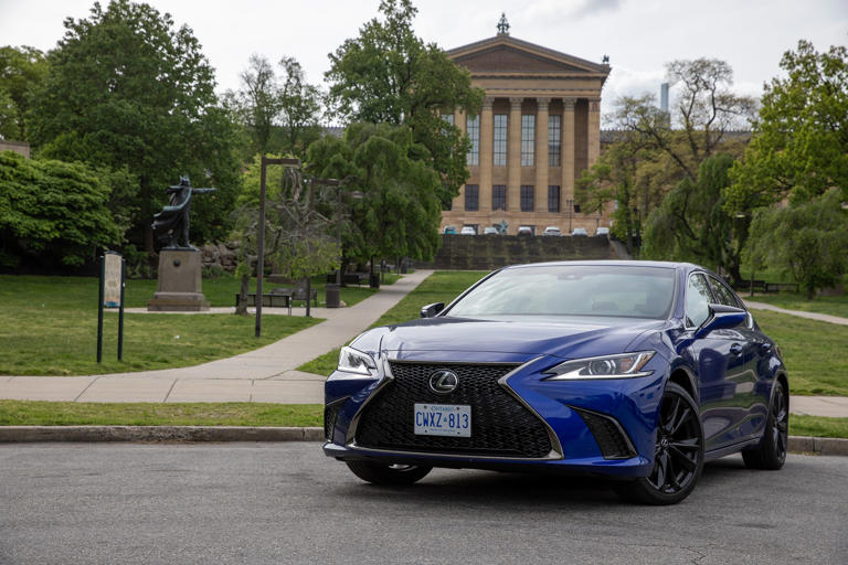 Road Trip Review Lexus ES 300h