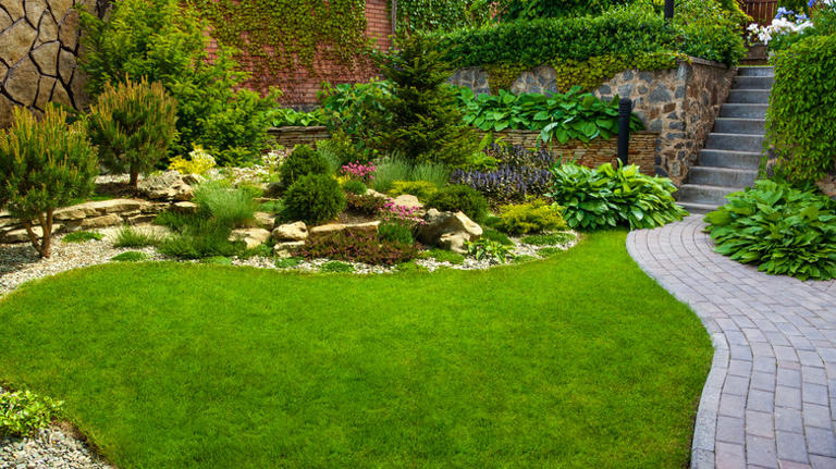 Garden Edging Ideas That Make For The Perfect Landscaping