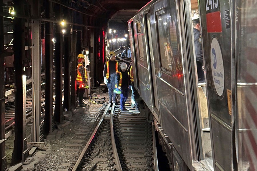 Feds To Investigate Entire New York City Subway System After Derailment   AA1mxf0q.img