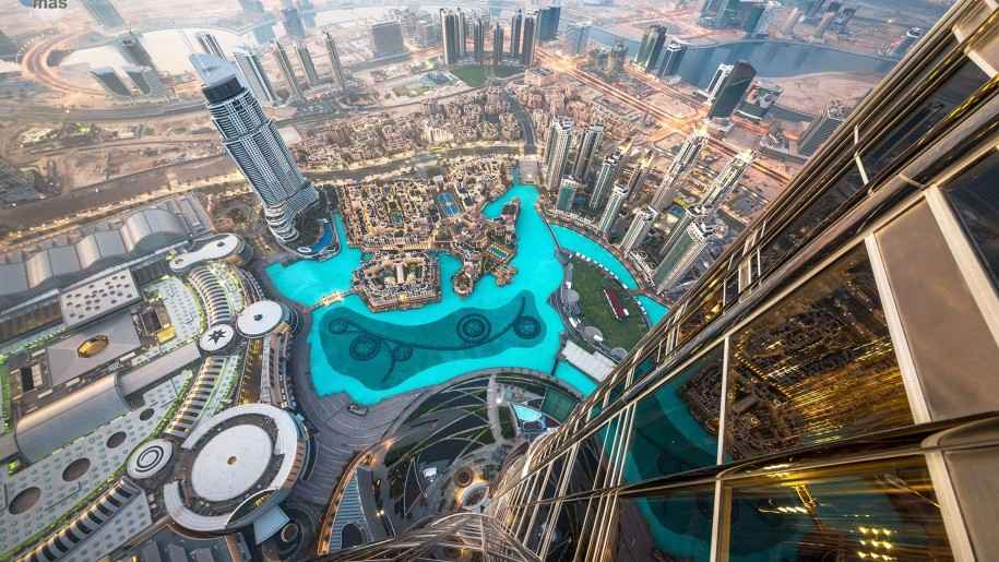 <p>The sights and sounds in Dubai are truly extraordinary and unique. In fact, so much of the architecture looks so futuristic that it almost seems unreal.</p>
