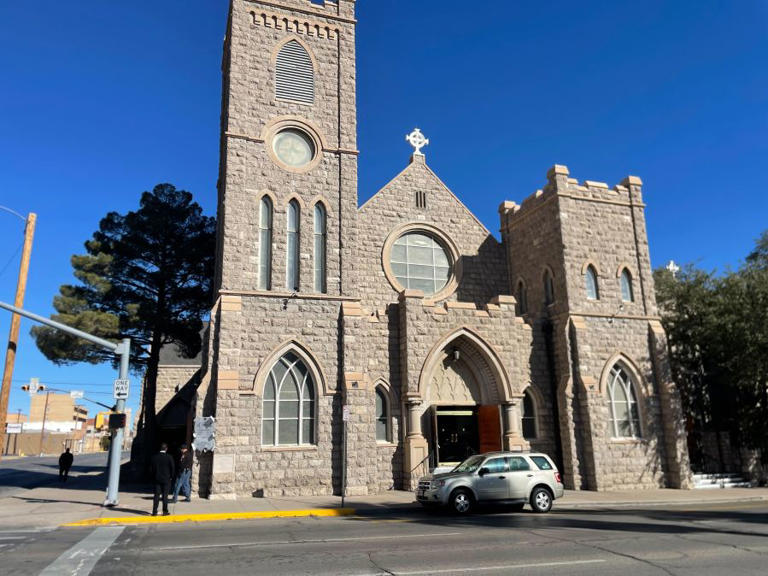 Funeral held for Dixie Chicks founder in El Paso