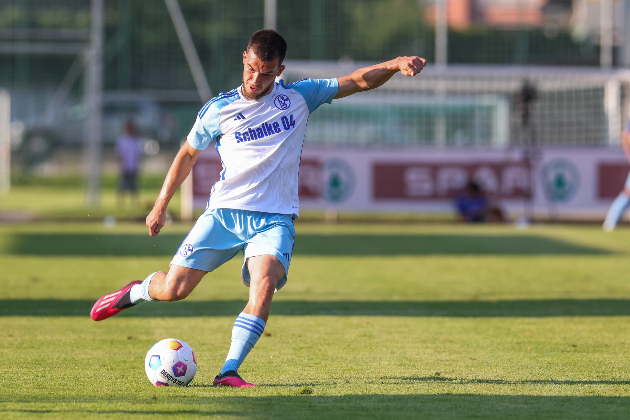 FC Schalke 04: S04-Leihspieler Atmet Auf: Aydin Fehlt Auf Der Streichliste