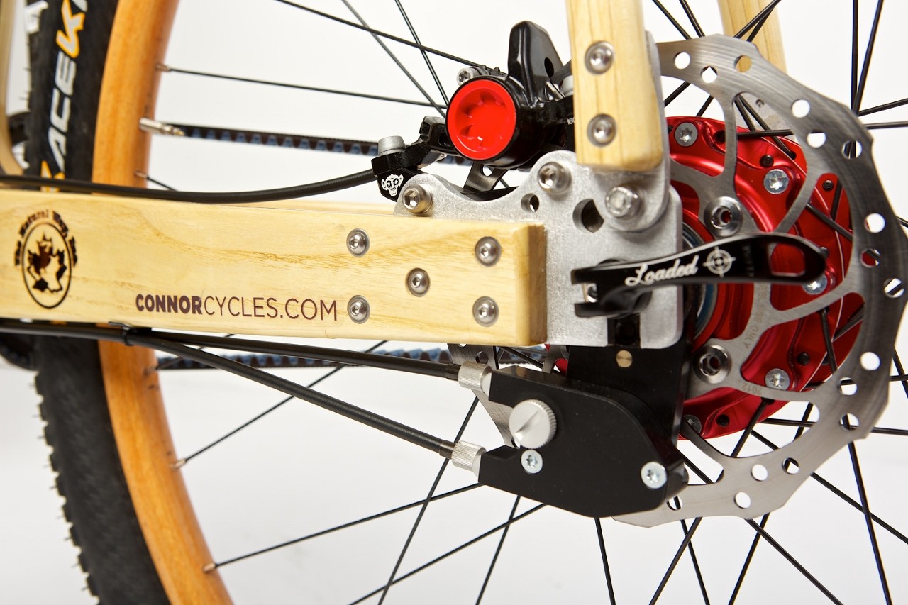 madera, resina y kevlar se combinan para fabricar esta particular bici eléctrica