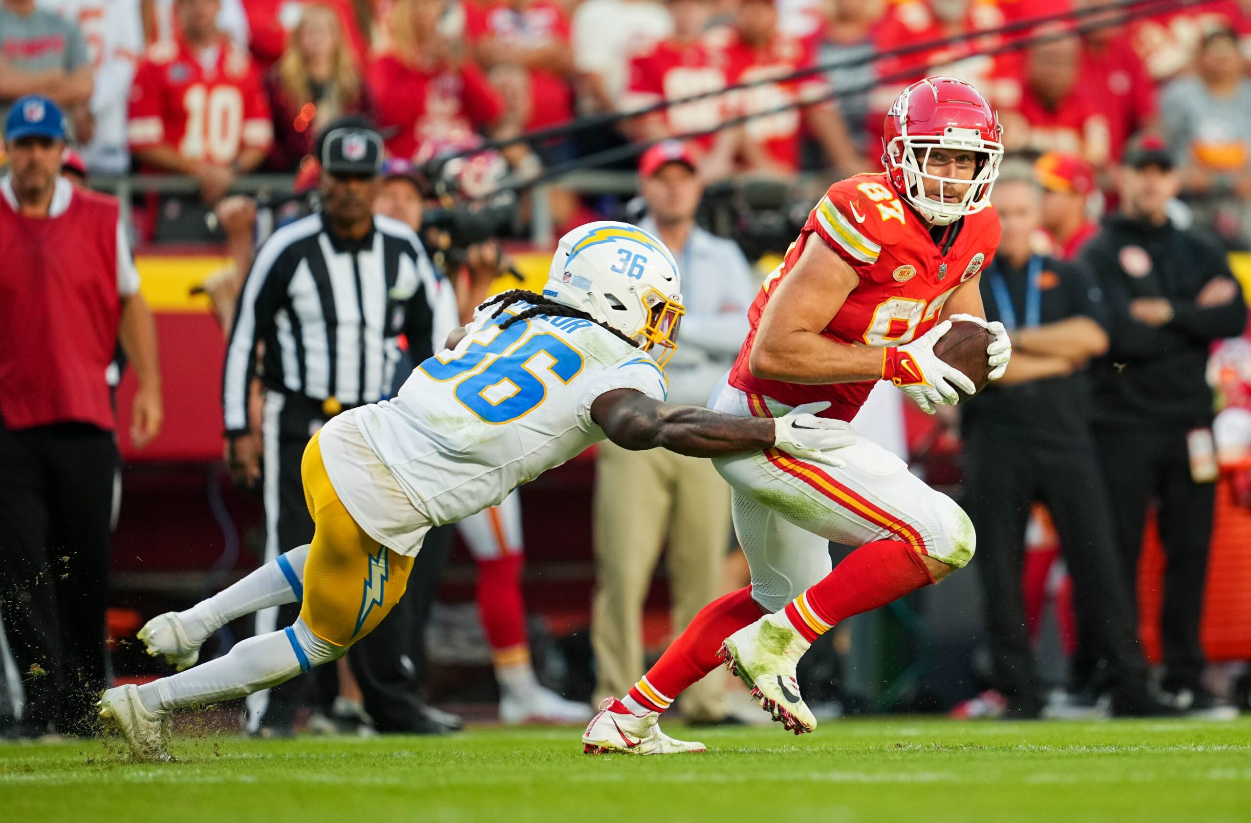 Chiefs Vs. Chargers Prediction, Picks, Odds Today: Will Austin Ekeler ...