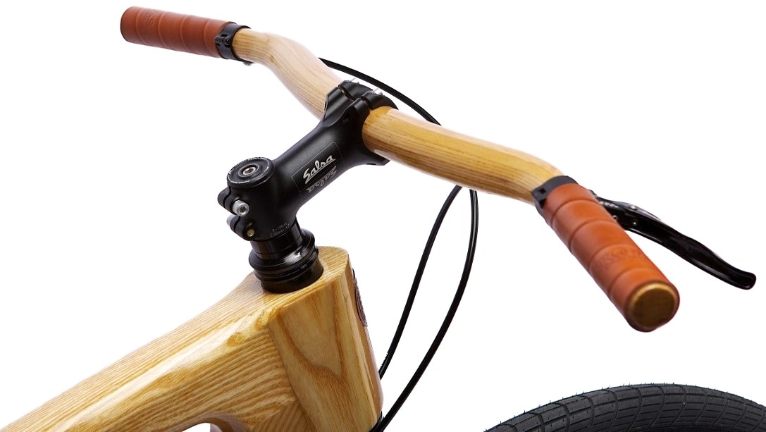 madera, resina y kevlar se combinan para fabricar esta particular bici eléctrica