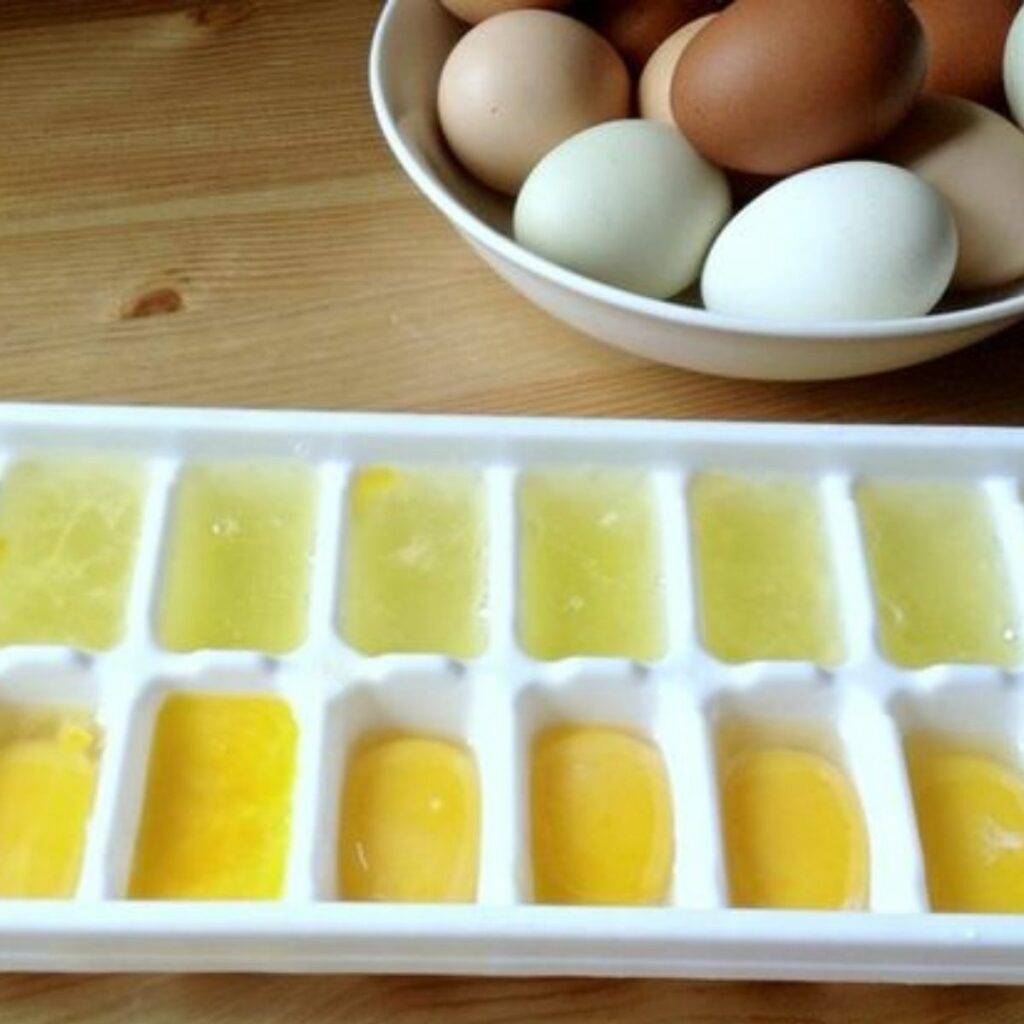 Можно хранить белки. Яичная продукция. Замороженные яичные продукты. Форма для заморозки яиц. Меланж яичный замороженный.