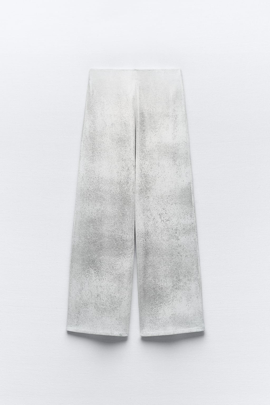 los pantalones metalizados tipo chándal de zara son un sí
