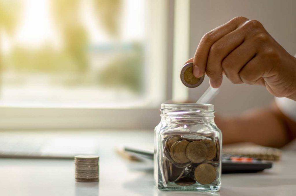 método de ahorro de los 6 jarrones para controlar tus finanzas