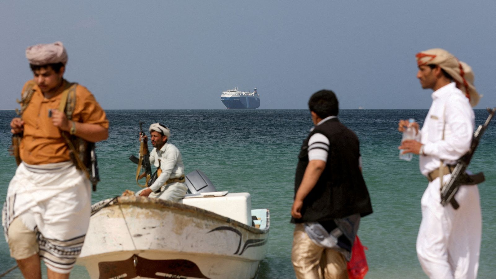 missile hits us-owned ship off coast of yemen