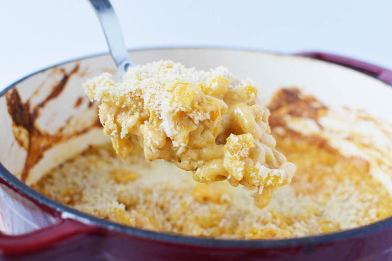 18 of the BEST Recipes to Make in a Dutch Oven