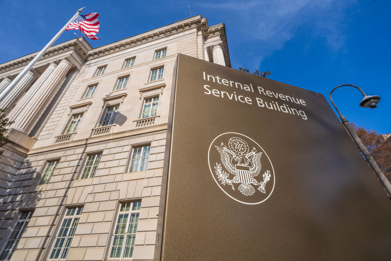 IRS announces new federal tax brackets for 2025