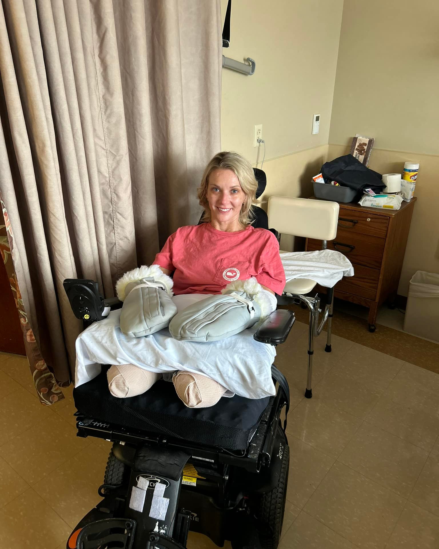 Mom Cindy Mullins At ‘peace’ With Losing All 4 Limbs After Kidney Stone ...