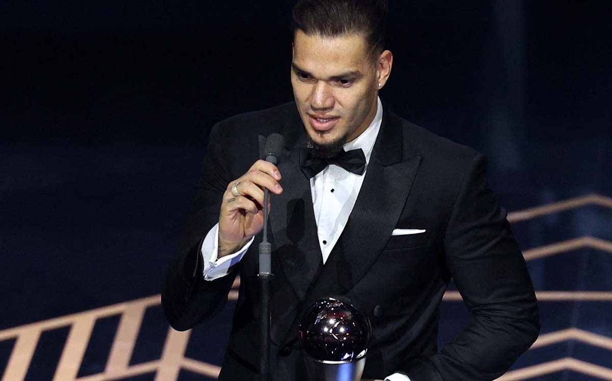 Ederson, Ganador Del Premio The Best A Mejor Portero Del Año