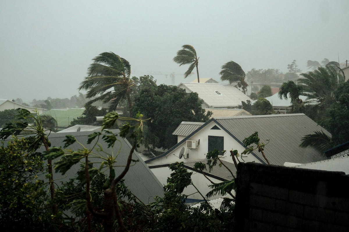ciclón tropical azota a isla del océano índico que pertenece a francia