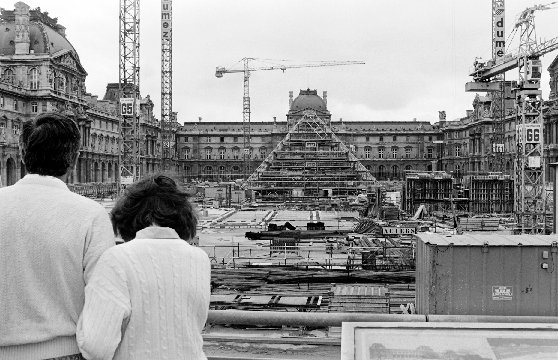 Fascinating vintage photos of the world's most beloved tourist landmarks